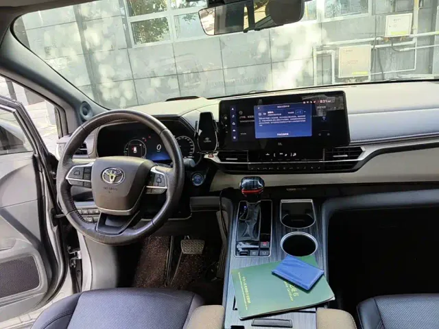 Toyota Granvia — Фото автомобиля 11