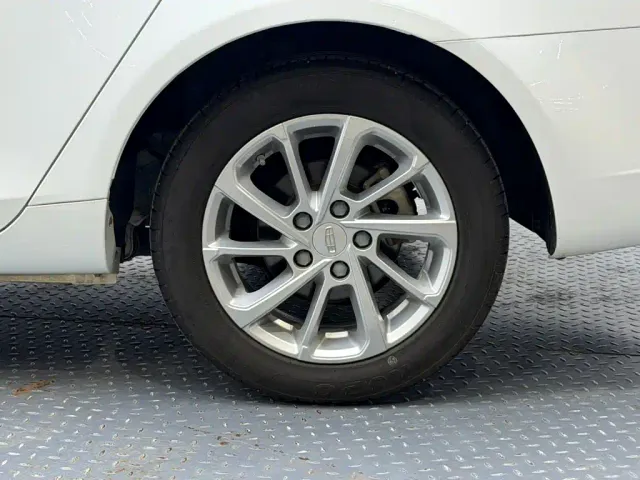 Geely Emgrand — Фото автомобиля 9