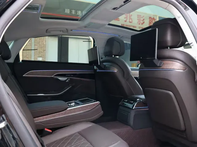 Audi A8 — Фото автомобиля 14