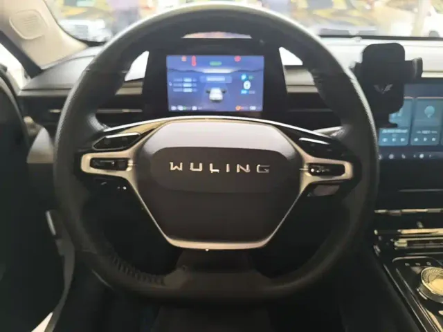 Wuling Starlight — Фото автомобиля 10