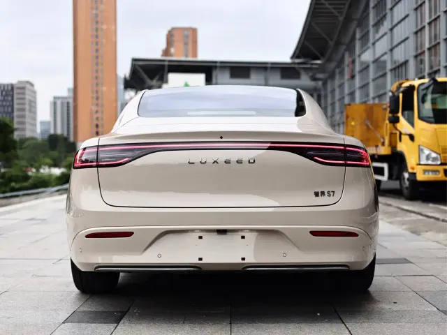 Luxeed S7 — Фото автомобиля 4