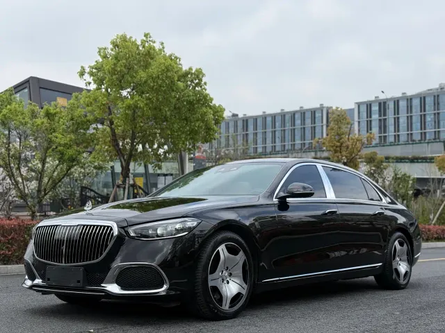 Фотография автомобиля — Mercedes-Benz Maybach S-Class