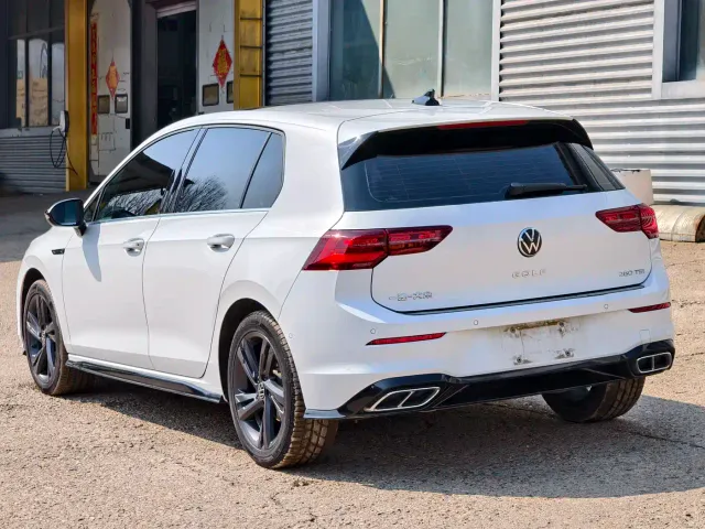 Volkswagen Golf — Фото автомобиля 25
