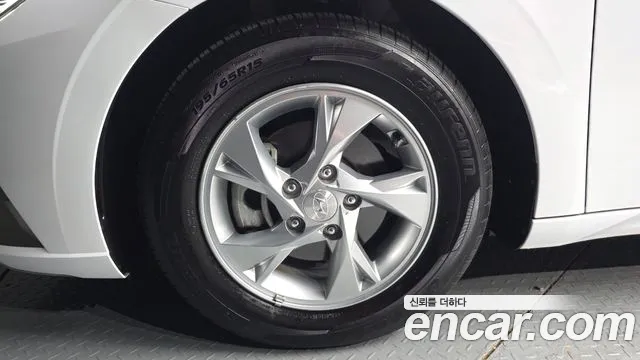 Hyundai AVANTE Avante (CN7) — Фото автомобиля 5