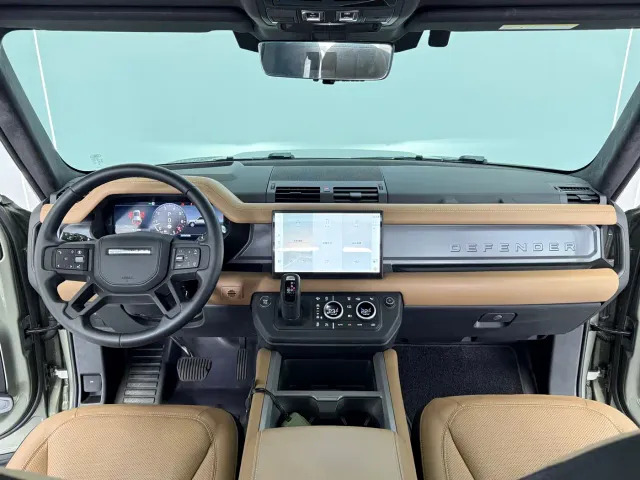 Land Rover Defender — Фото автомобиля 18