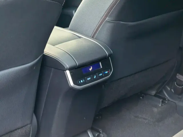 Toyota Crown Kluger — Фото автомобиля 9
