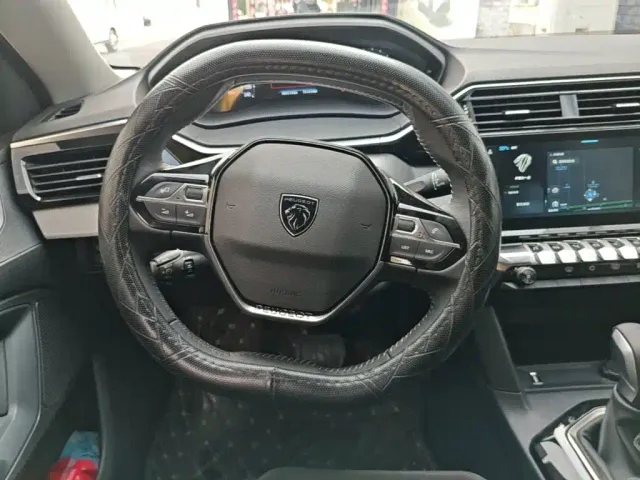 Peugeot 408 — Фото автомобиля 10