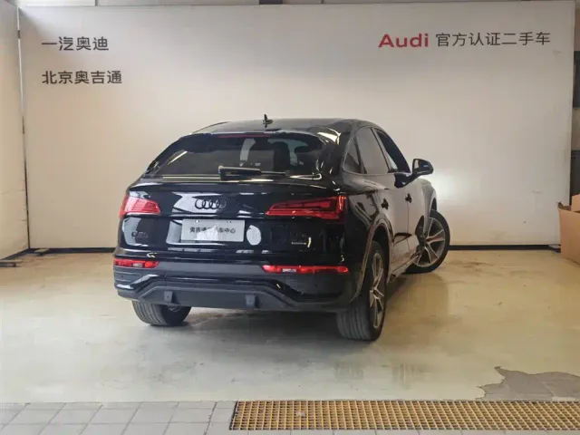 Audi Q5L Sportback — Фото автомобиля 5