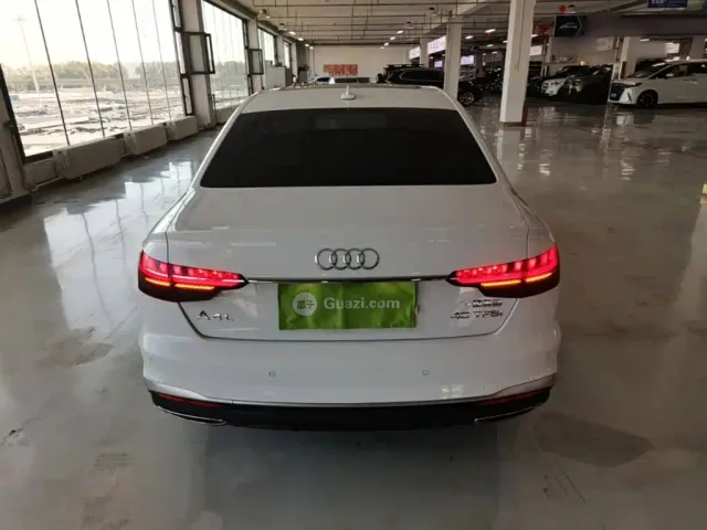 Audi A4L — Фото автомобиля 5