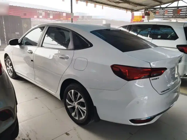 Buick Verano — Фото автомобиля 4