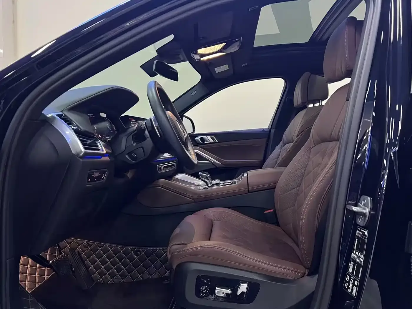 BMW BMW X6 2022 Model Year Facelift II xDrive40i Exclusive M Sport Package — Фото автомобиля 7