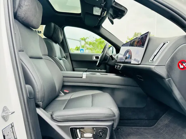Li Auto L7 — Фото автомобиля 13