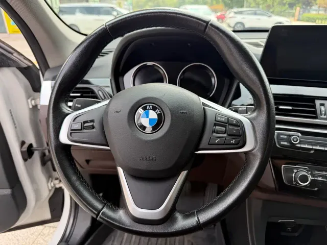 BMW X1 — Фото автомобиля 12