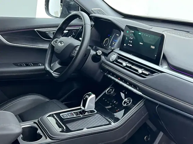 Chery Tiggo 8 — Фото автомобиля 2