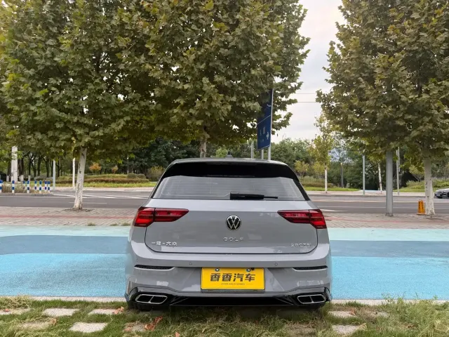 Volkswagen Golf — Фото автомобиля 5