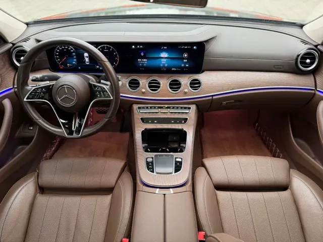 Mercedes-Benz E-Class — Фото автомобиля 13