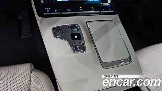 Hyundai Grandeur Grandeur (New) Hybrid — Фото автомобиля 12