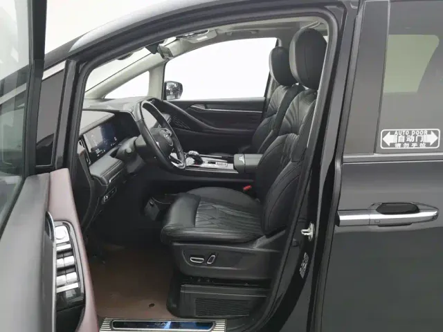 GAC Trumpchi M8 — Фото автомобиля 10