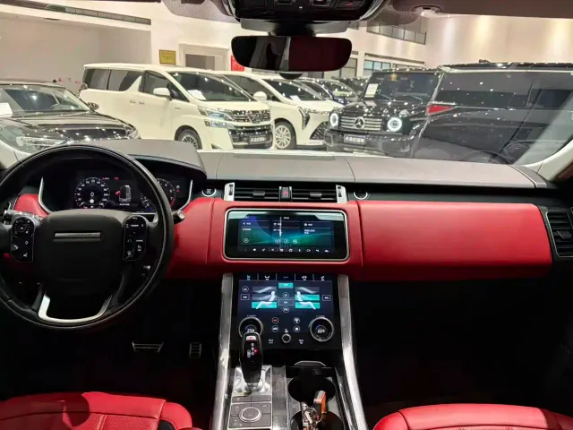 Land Rover Range Rover Sport — Фото автомобиля 11