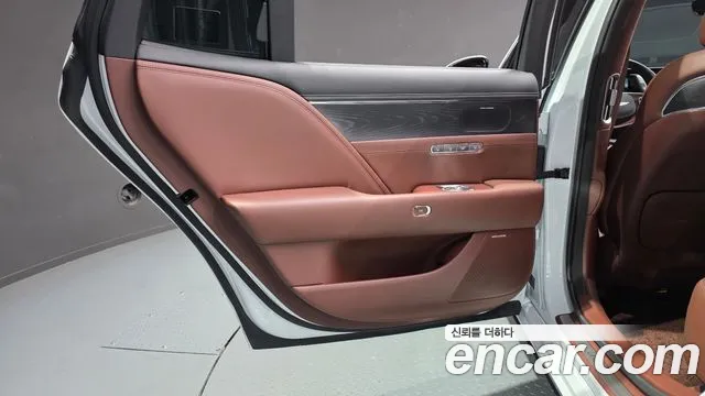 Genesis G90 Бензин 3.5 турбо AWD — Фото автомобиля 25