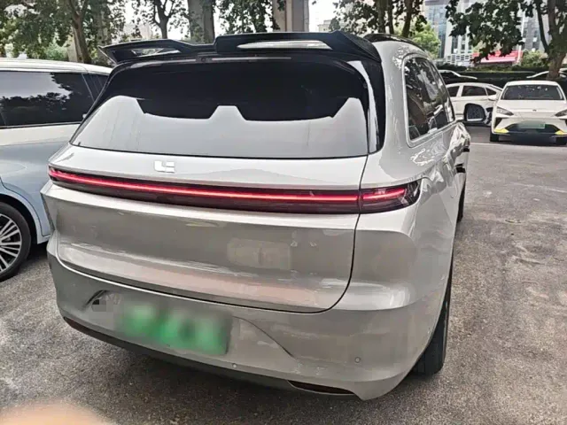 Li Auto L6 — Фото автомобиля 6