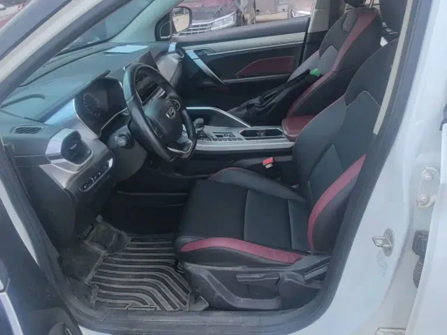 Geely Binyue — Фото автомобиля 10
