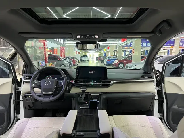 Toyota Granvia — Фото автомобиля 10