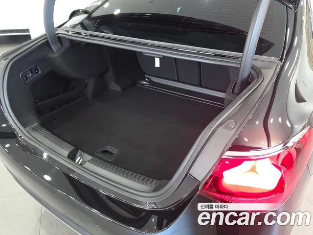 Mercedes-Benz E-Class — Фото автомобиля 10