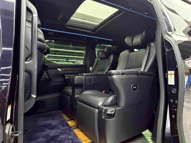 Toyota Vellfire — Фото автомобиля 11