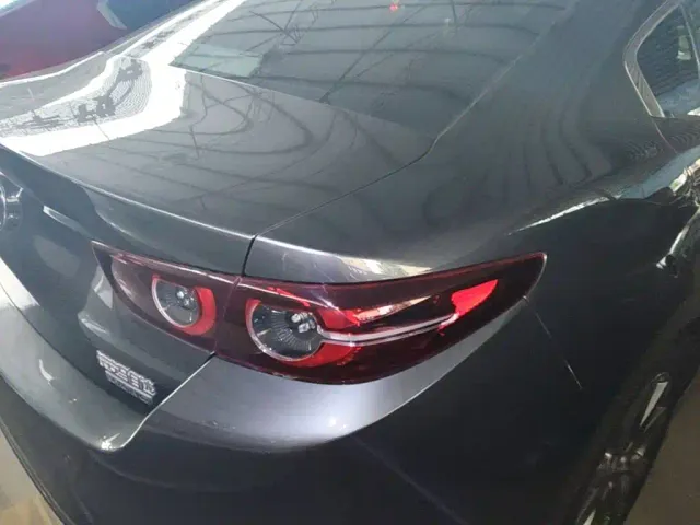 Mazda Axela — Фото автомобиля 7
