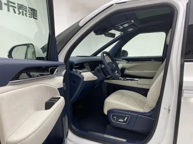 ZEEKR Zeekr 009 2024 6-seat Executive AWD 108kWh — Фото автомобиля 17