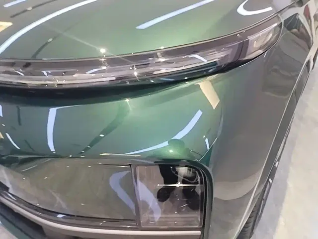 Li Auto L9 — Фото автомобиля 23