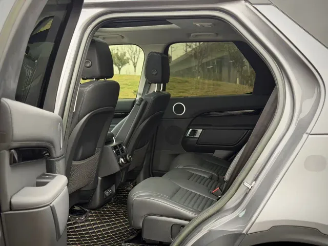 Land Rover Discovery — Фото автомобиля 12