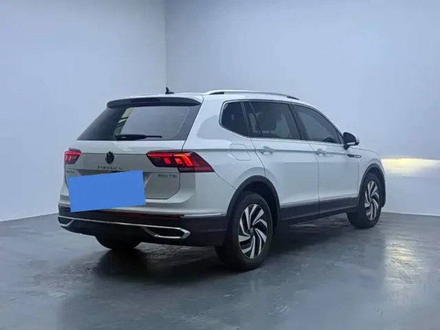 Volkswagen Tiguan L — Фото автомобиля 2