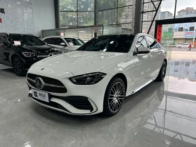 Фотография автомобиля — Mercedes-Benz C-Class