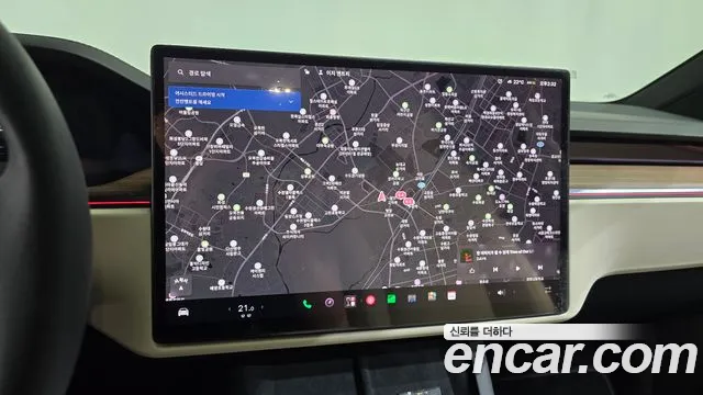 Tesla Model X — Фото автомобиля 18