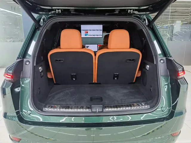 Li Auto L9 — Фото автомобиля 12