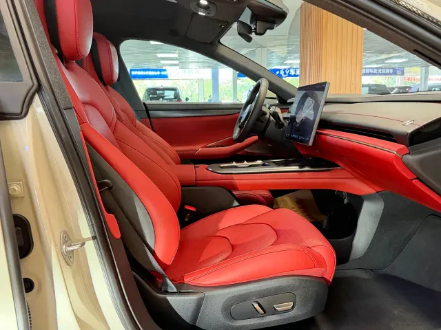 Xiaomi SU7 — Фото автомобиля 23
