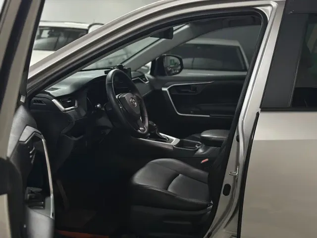 Toyota Wildlander — Фото автомобиля 11