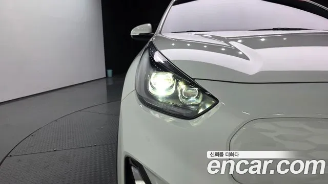 Kia Niro — Фото автомобиля 7