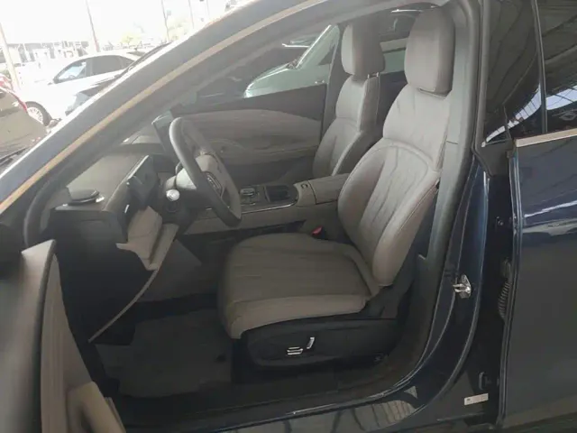 Geely Galaxy Xingyao 8 — Фото автомобиля 14