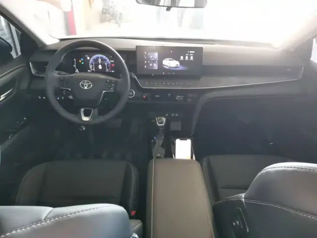 Toyota Camry — Фото автомобиля 9