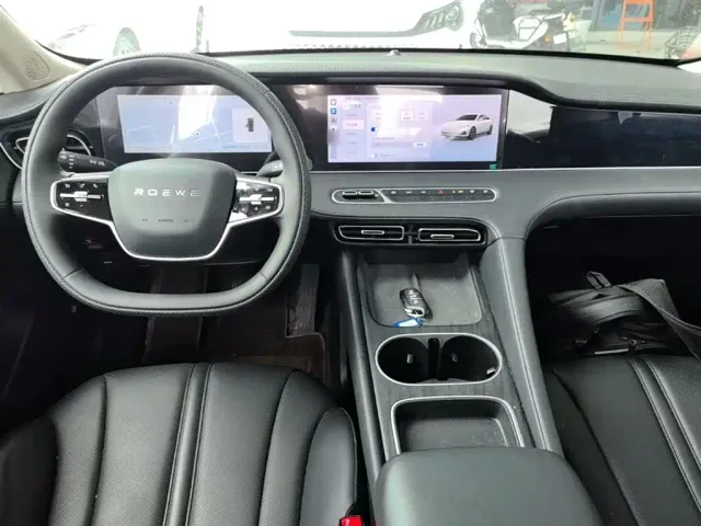 Roewe D7 — Фото автомобиля 9