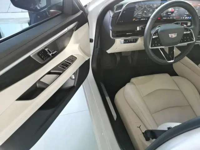 Cadillac CT6 — Фото автомобиля 15