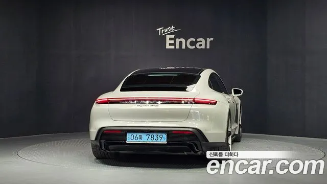 Porsche Taycan Taycan Khan — Фото автомобиля 4