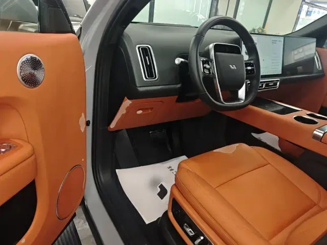 Li Auto L9 — Фото автомобиля 15