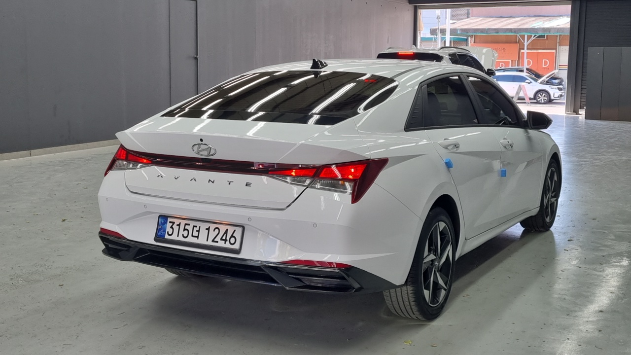 Hyundai Avante — Фото автомобиля 2