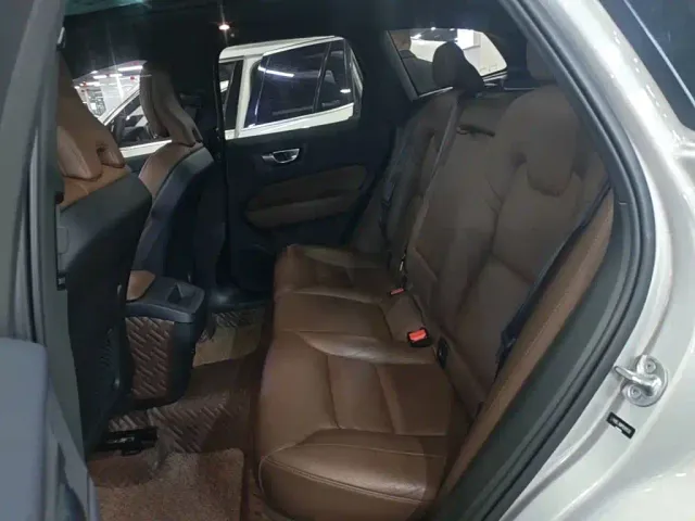Volvo XC60 — Фото автомобиля 16