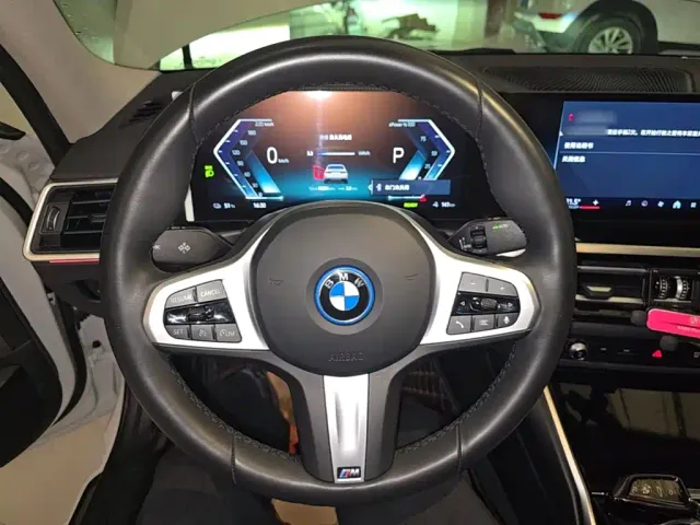 BMW i3 — Фото автомобиля 10