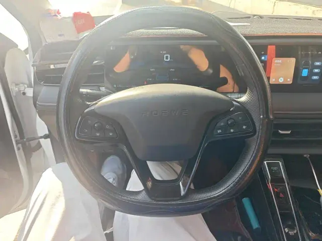Roewe i5 — Фото автомобиля 15